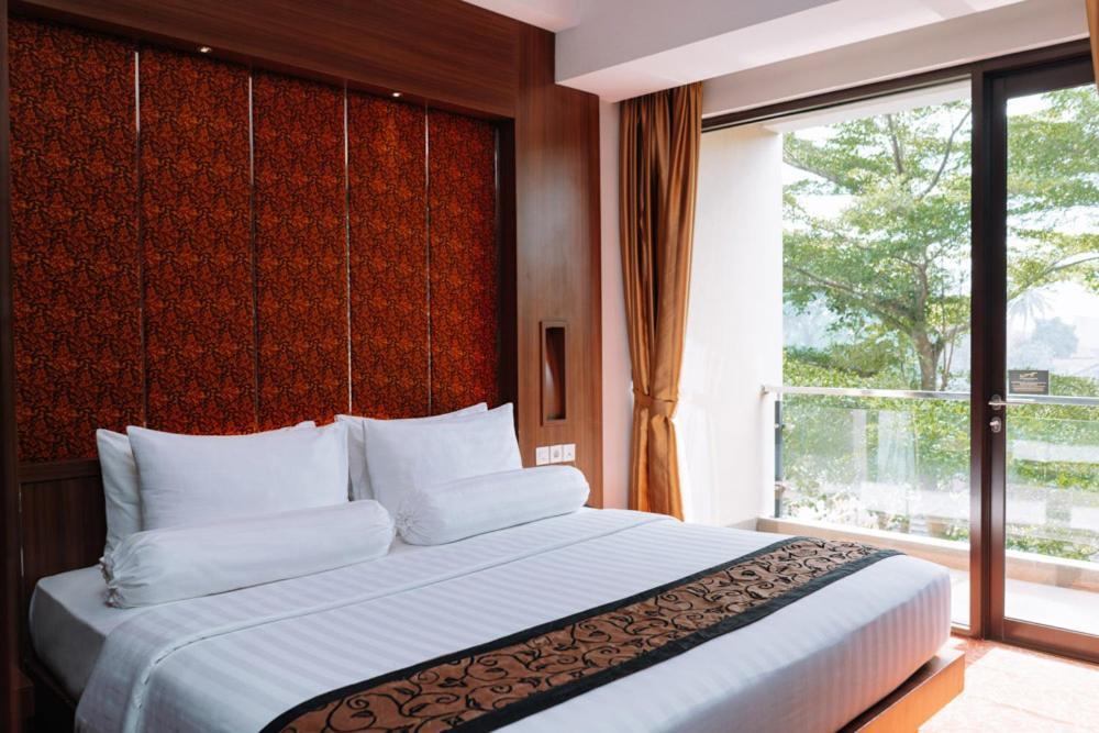 Anugrah Hotel Сукабуми Екстериор снимка
