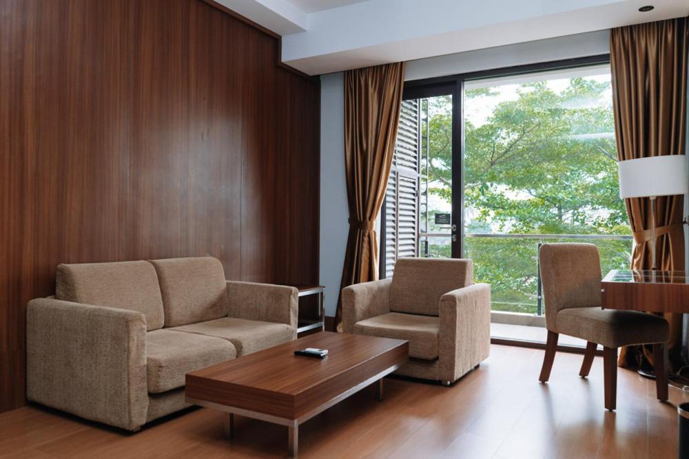 Anugrah Hotel Сукабуми Екстериор снимка