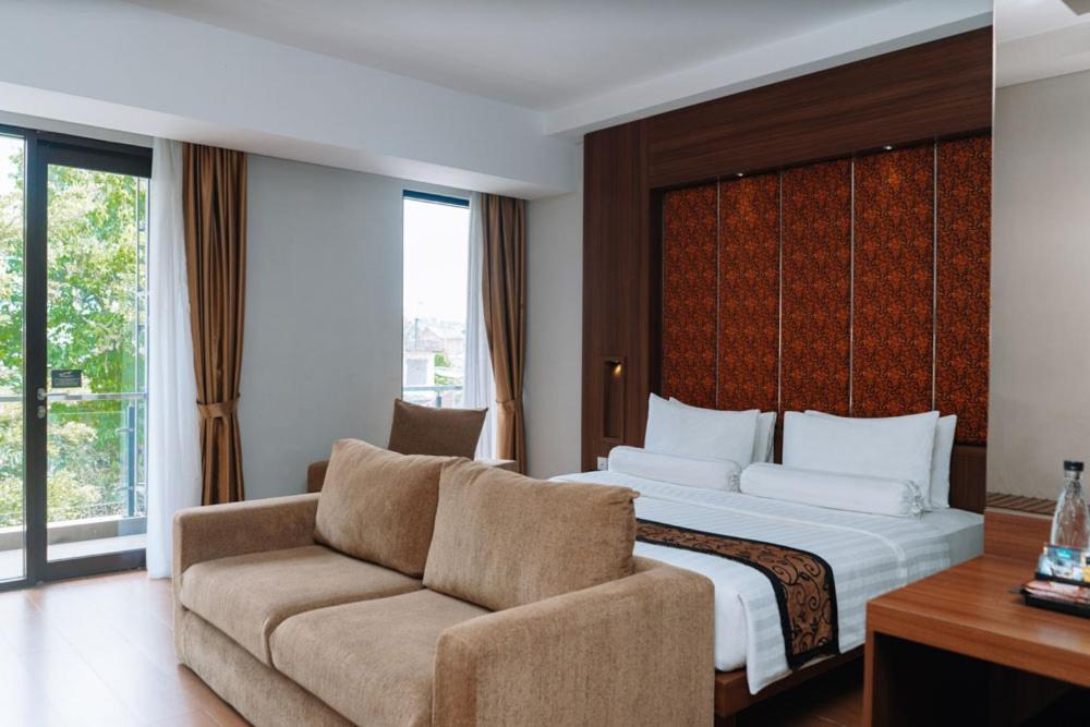 Anugrah Hotel Сукабуми Екстериор снимка