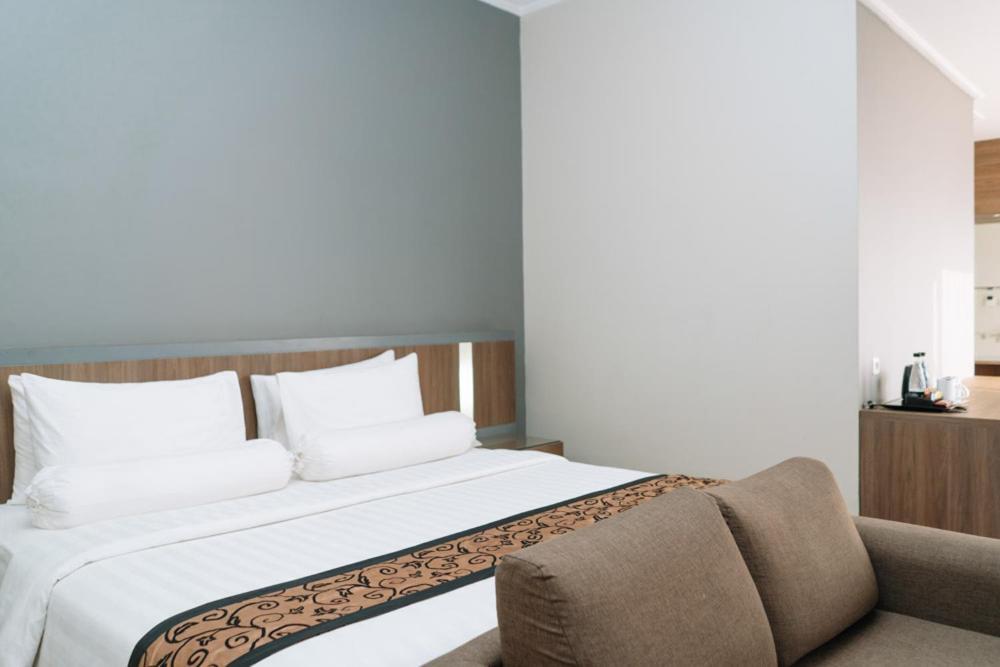 Anugrah Hotel Сукабуми Екстериор снимка