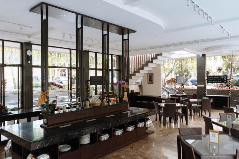 Anugrah Hotel Сукабуми Екстериор снимка